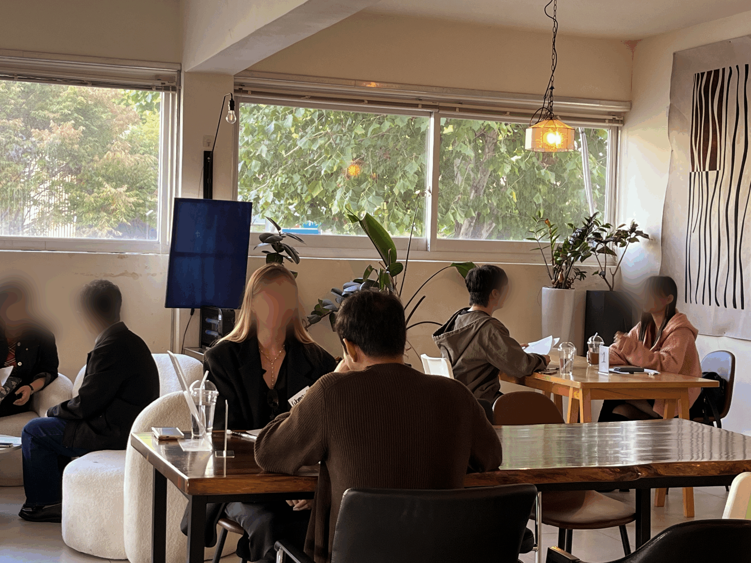 Cross-border dating meetup participants